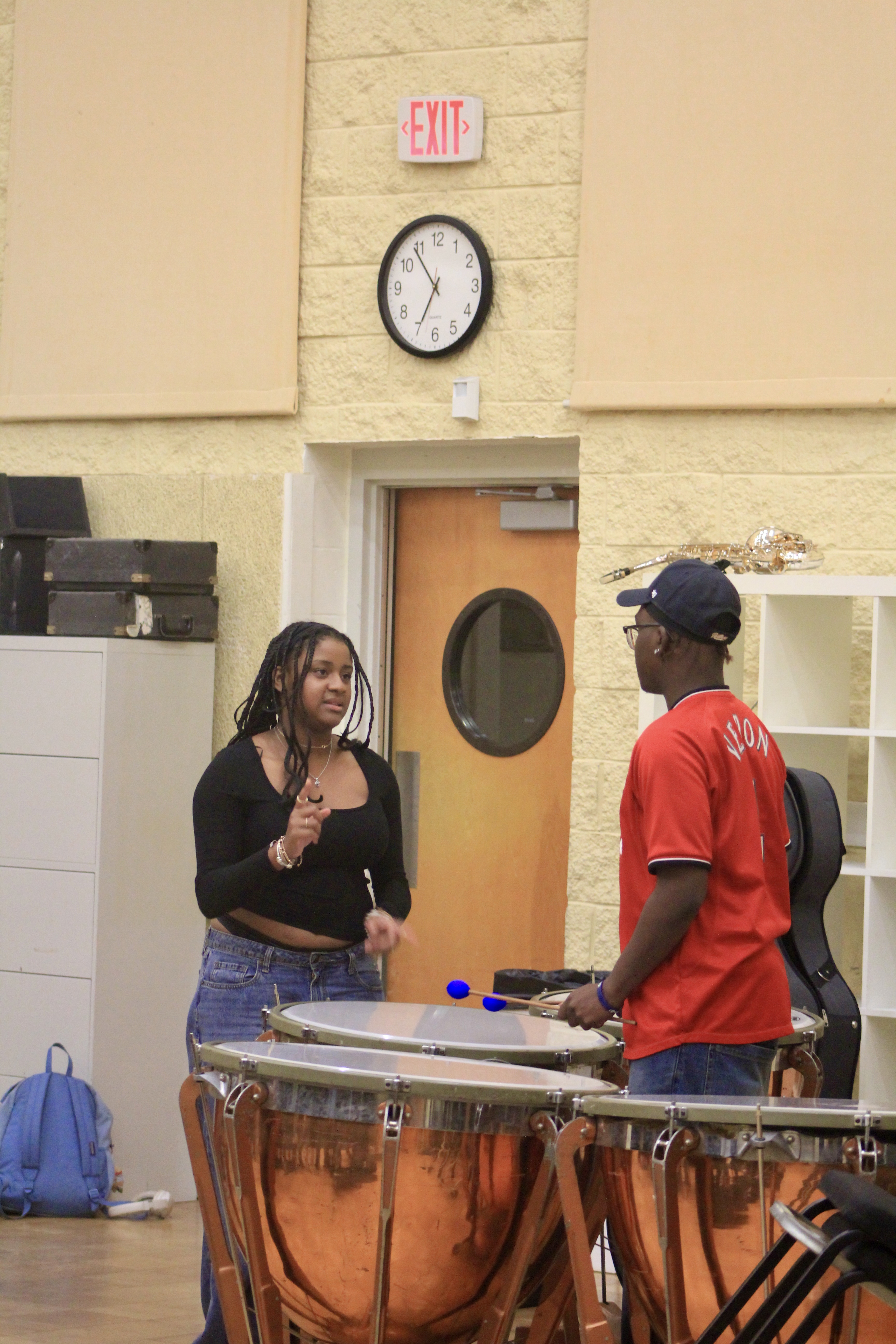 MUSICORE students and volunteers in rehearsal